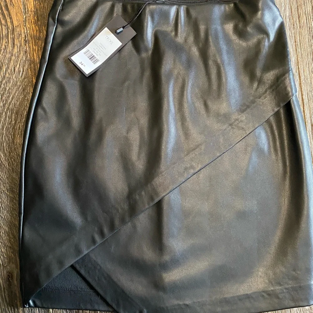 NWT Dynamite asymmetrical skirt ✨ - Picture 2 of 2